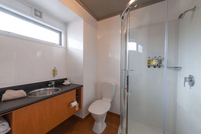 Picton Beachcomber Inn