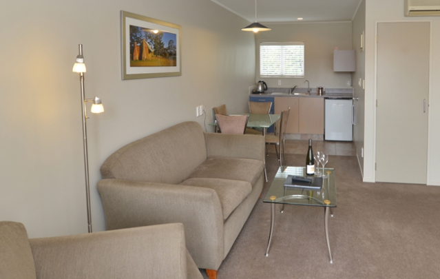 Brougham Heights Motel and Apartments