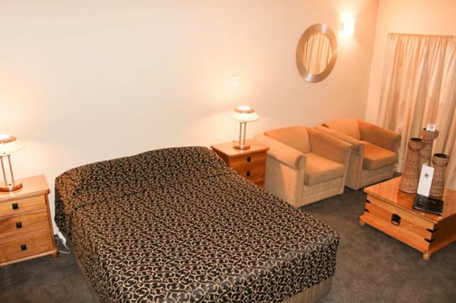 Picton Beachcomber Inn