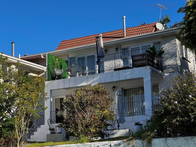 Waiake Beach Apartments