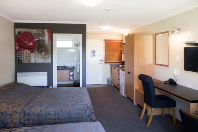 Picton Beachcomber Inn