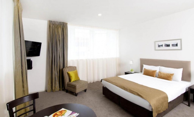 Quest on London Hamilton