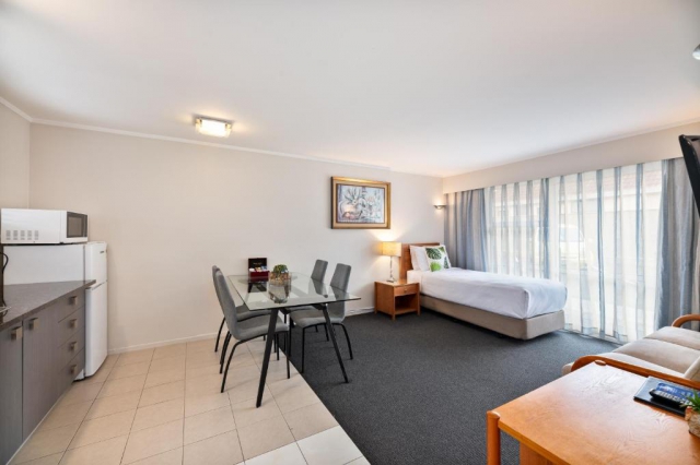 Best Western Newmarket Inn & Suites