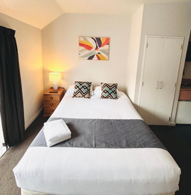 Bush Inn Court Motel