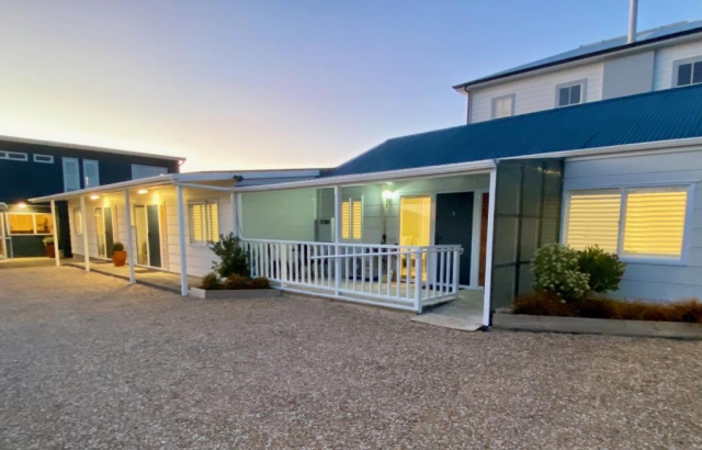Pioneer Motel