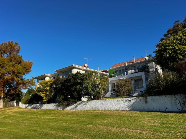 Waiake Beach Apartments