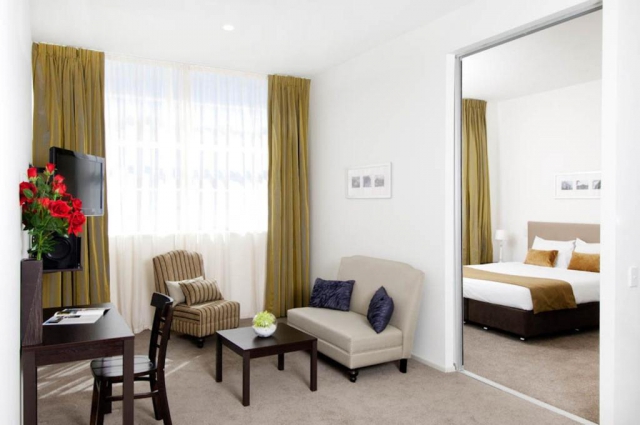 Quest on London Hamilton