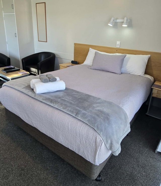 Commodore Court Motel