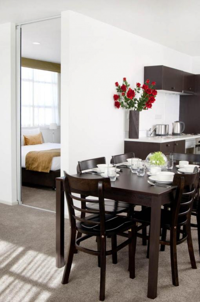 Quest on London Hamilton