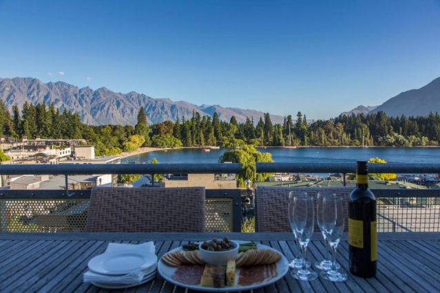 Shotover Penthouse & Spa by StaySouth