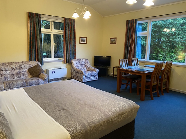 Willowbrook Country Apartments