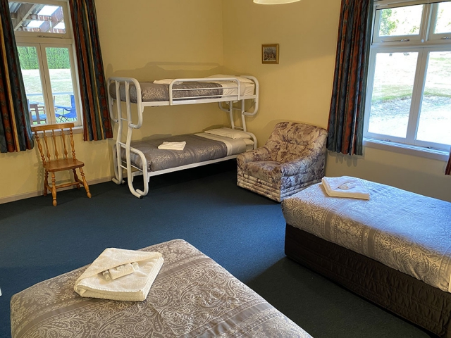 Willowbrook Country Apartments