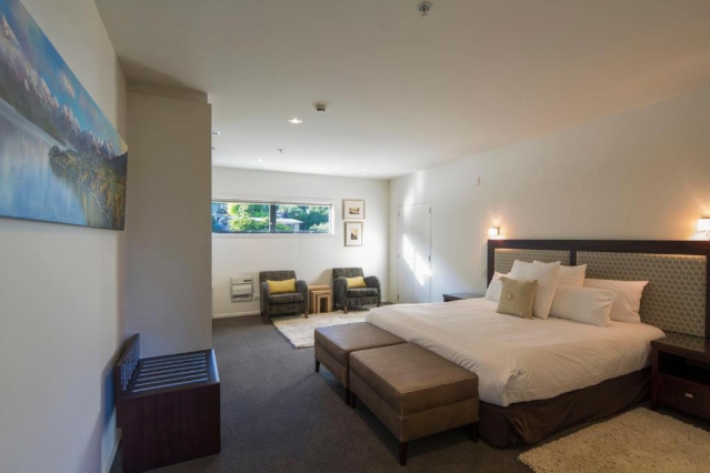 Shotover Penthouse & Spa by StaySouth