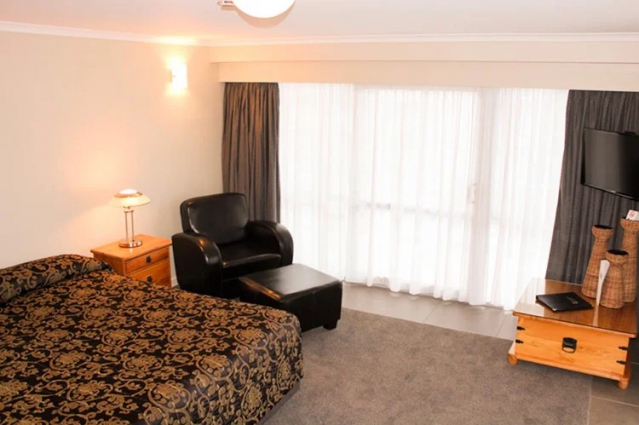 Picton Beachcomber Inn