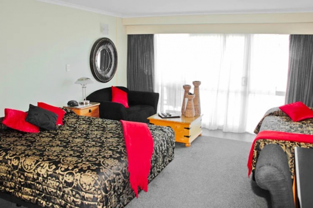 Picton Beachcomber Inn