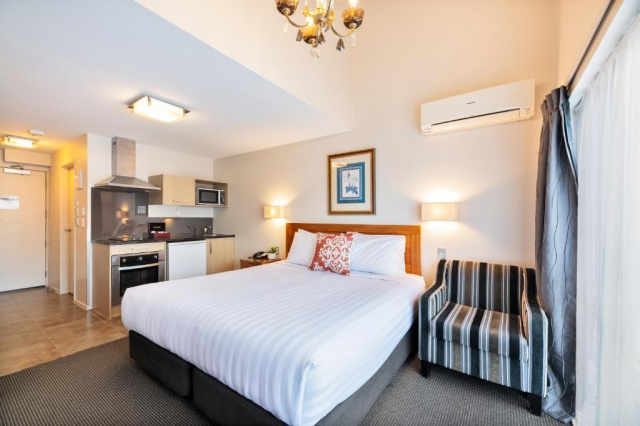 Best Western Newmarket Inn & Suites