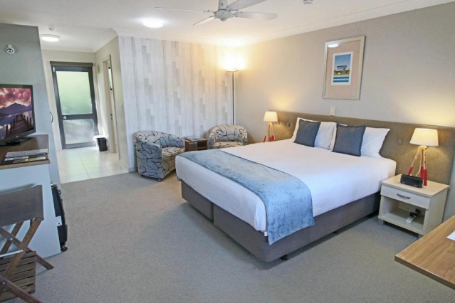 Whangaparaoa Lodge