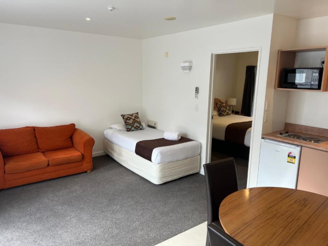 Bush Inn Court Motel