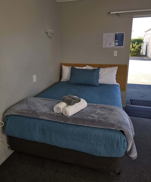 Commodore Court Motel