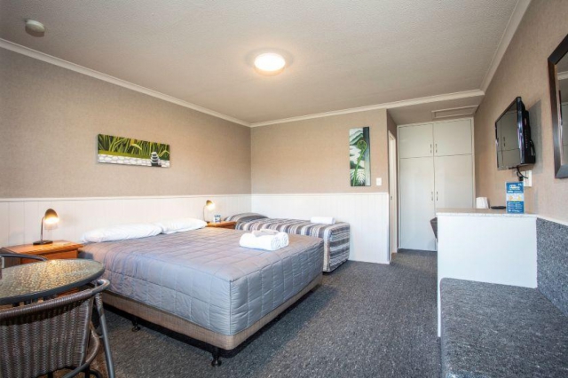 Te Anau Top 10 Holiday Park