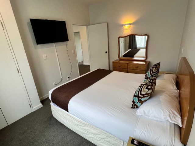 Bush Inn Court Motel