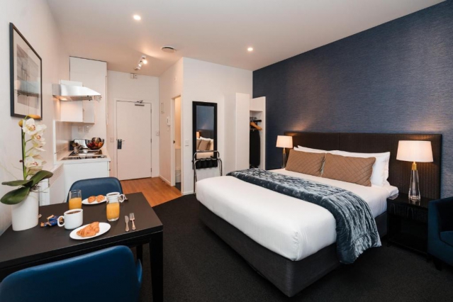 Gilmer Apartment Hotel