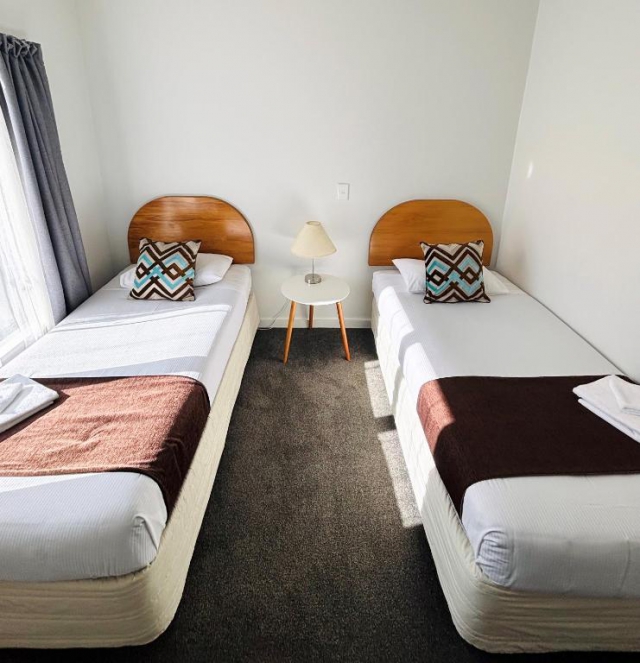 Bush Inn Court Motel