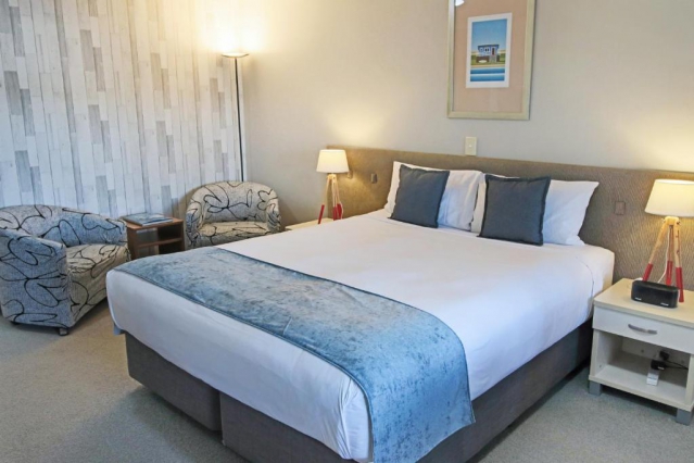 Whangaparaoa Lodge
