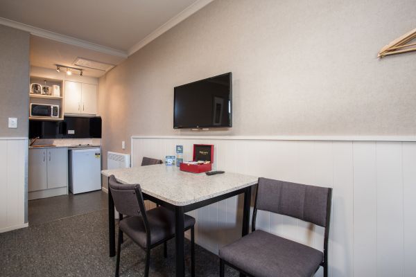 Te Anau Top 10 Holiday Park