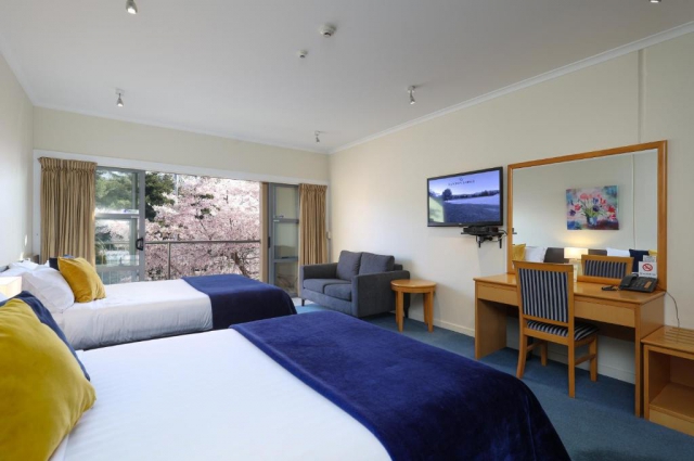 Saxton Lodge 