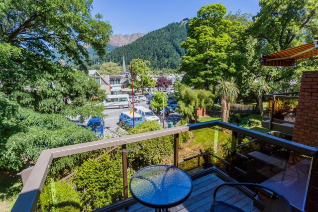 Penrich Court Apartments 
