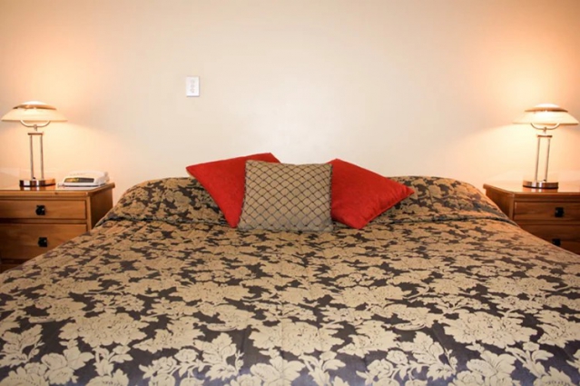 Picton Beachcomber Inn