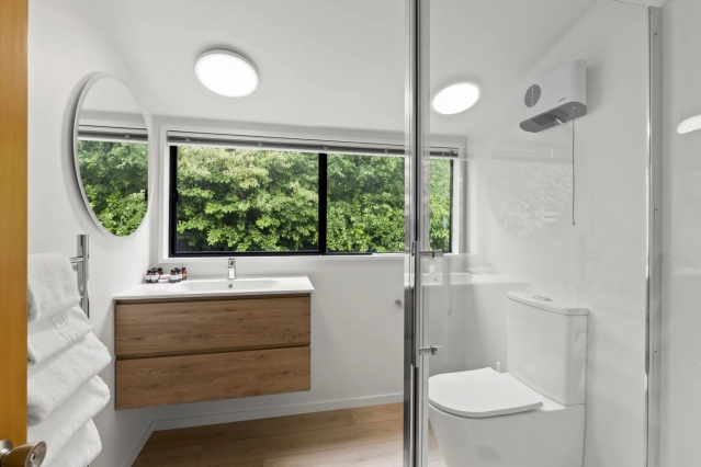 Spinnaker Bay Apartments