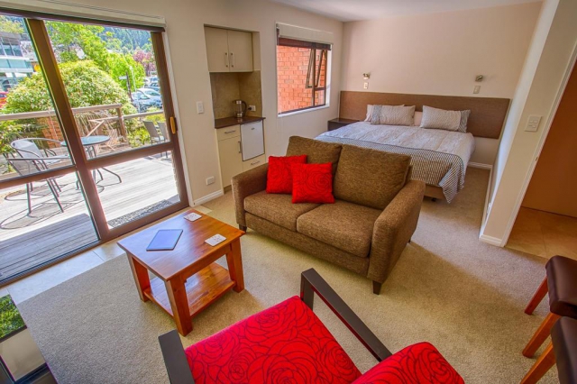Penrich Court Apartments 