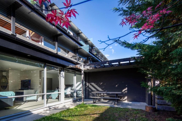 22 Hallenstein Apartments by StaySouth