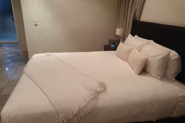 Admiralty Lodge Motel