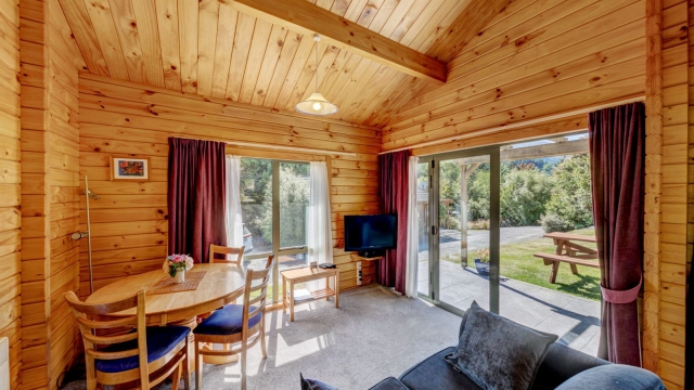 The Chalets Motel 