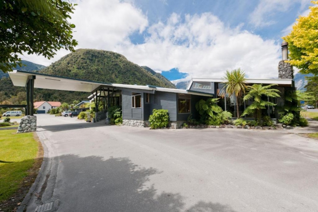 Scenic Hotel Franz Josef Glacier