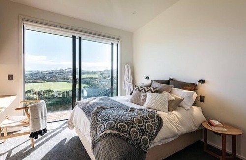 Tradewinds Park Point Luxury Apartment 