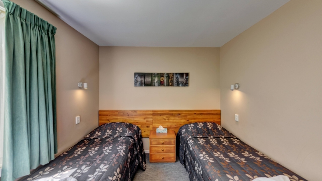 The Chalets Motel 