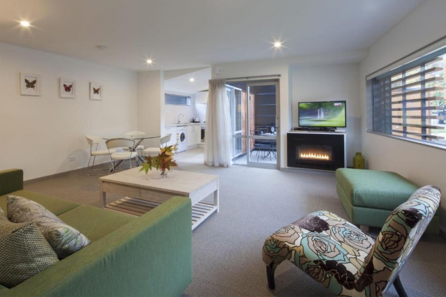 22 Hallenstein Apartments by StaySouth