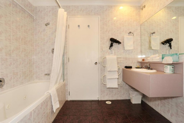 Shadzz Motel & Conference Centre