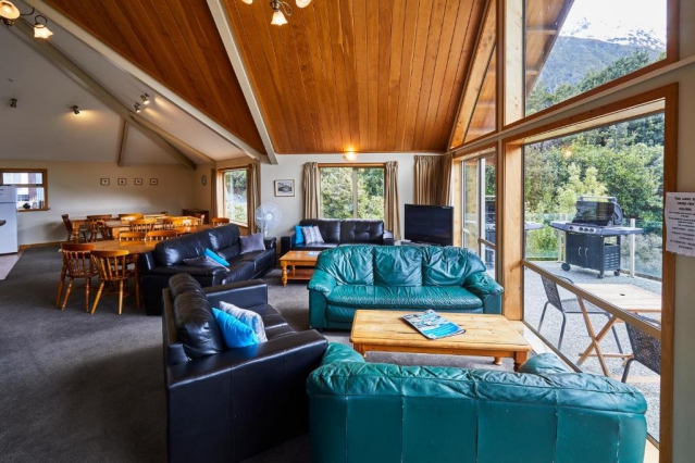 Aoraki Mt Cook Alpine Lodge