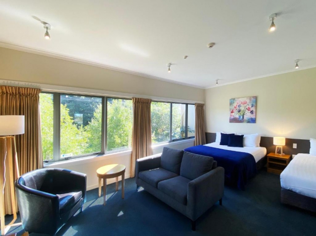 Saxton Lodge 