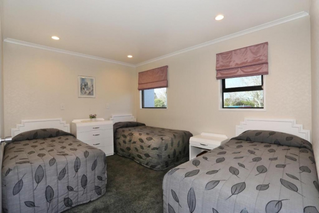 Shadzz Motel & Conference Centre