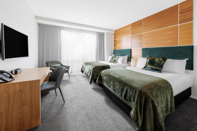 Hidden Lake Hotel and Apartments