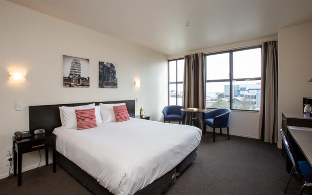 Distinction New Plymouth