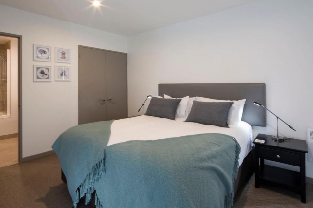 22 Hallenstein Apartments by StaySouth