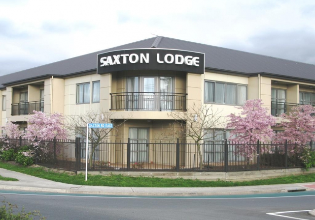 Saxton Lodge 