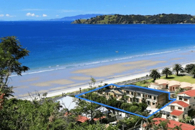 Beachfront on Waiheke 